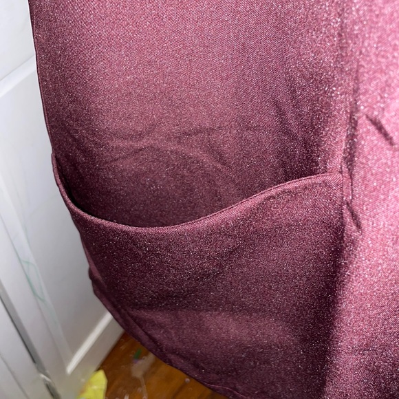 Maroon & Black Edwards XS R SCRUBS TOP - Picture 3 of 10